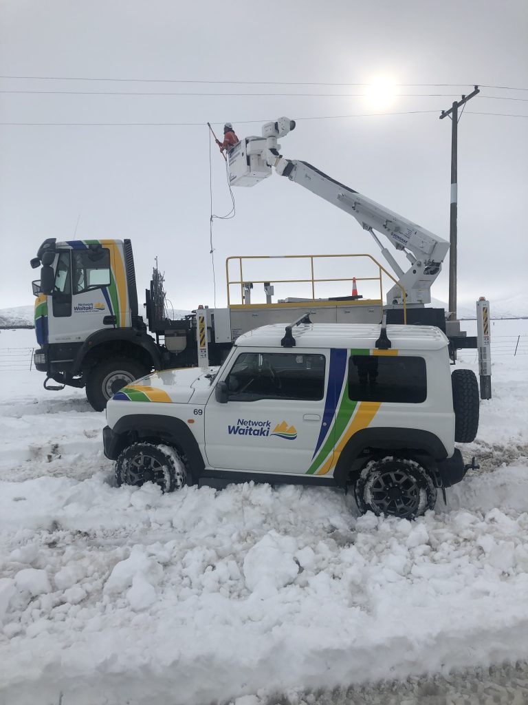 19-Rodie-Macrae---Snow-storm-repairs-Omarama 3rd equal: Rodie Macrae - 'Snowstorm repairs. Omarama'